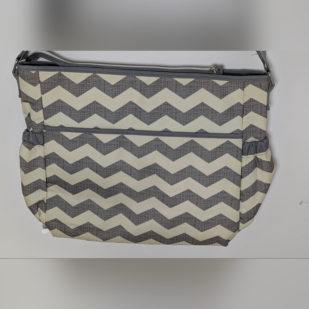 Tender Kisses NEW Grey Chevron Print Diaper Bag Changing Pad Pockets - Picture 6 of 15